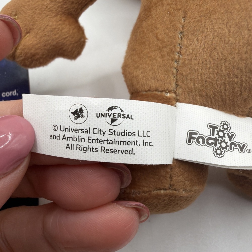 E.T. The Extraterrestrial Small Plush -(Toy Factory) - New with Tags! Prize Toy - Picture 9 of 11
